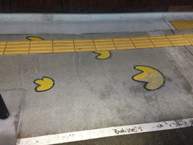勝山駅の恐竜の足跡